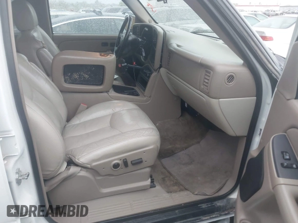 2006 GMC Yukon XL SLT with VIN 1GKFK16Z26J174739, listed as a IAAI auction lot 41959437 with 289,166 mi miles. Bid and sale history available at carsss.com. Image 5.