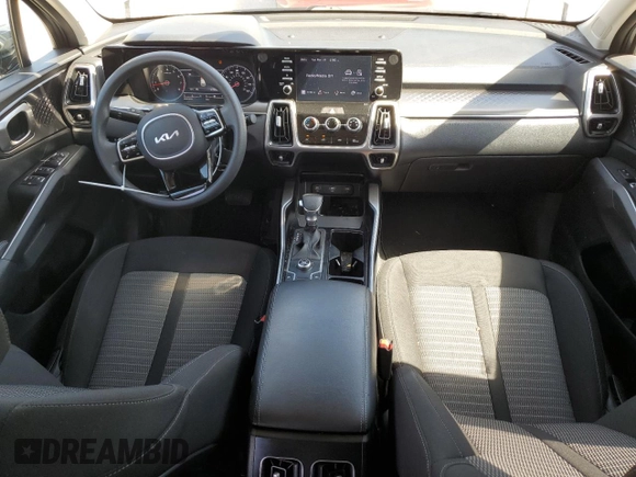 2022 Kia Sorento LX z VIN 5XYRG4LC2NG076613, wystawiony jako Copart lot #47830665 z przebiegiem 61 783 mil mil oraz Szkoda całkowita • Salvage title. Historia ofert i sprzedaży dostępna na DreamBid. Obrazek 8.