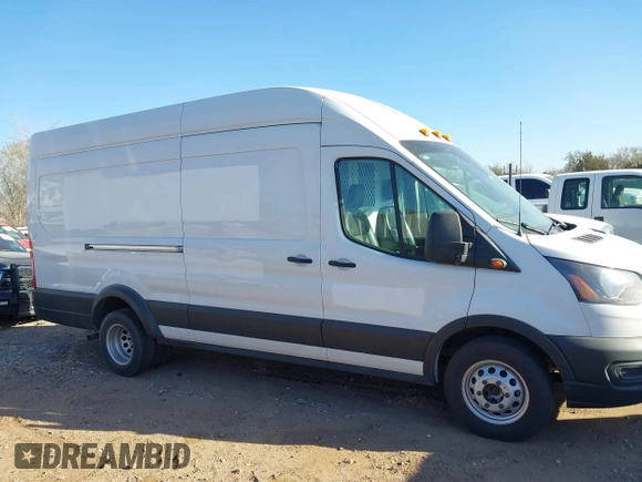 2023 Ford Transit Cargo z VIN 1FTBF4U80PKA47025, wystawiony jako IAAI lot #41715521 z przebiegiem 104 952 mil mil oraz . Historia ofert i sprzedaży dostępna na DreamBid. Obrazek 13.