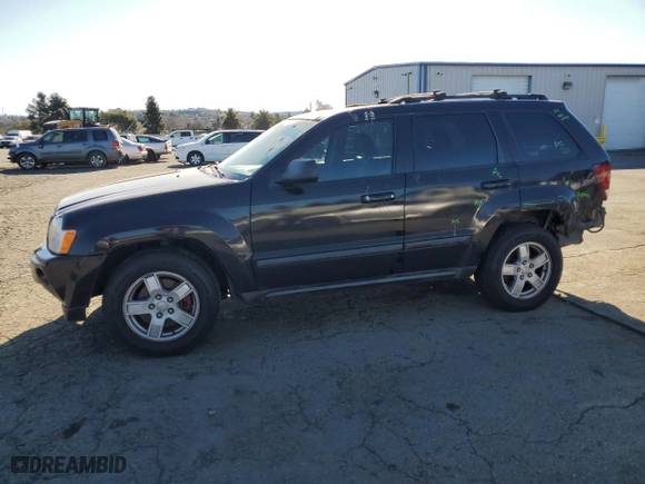 2007 Jeep Grand Cherokee Laredo with VIN 1J8HR48N57C557472, listed as a Copart auction lot 88547125 with 180,888 mi miles and Non Repairable. Bid and sale history available at carsss.com. Image 1.