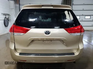 2014 Toyota Sienna LE AAS z VIN 5TDKK3DC7ES459300, wystawiony jako Copart lot #58664605 z przebiegiem 191 264 mil mil oraz Czysty tytuł • Clean title. Historia ofert i sprzedaży dostępna na DreamBid. Obrazek 6.