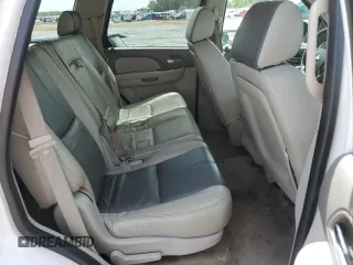 2007 Chevrolet Tahoe LT z VIN 1GNFC13017R167256, wystawiony jako Copart lot #60979675 z przebiegiem 192 372 mil mil oraz Czysty tytuł • Clean title. Historia ofert i sprzedaży dostępna na DreamBid. Obrazek 11.