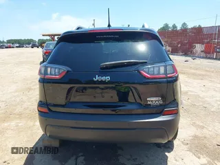 2020 Jeep Cherokee Latitude Plus with VIN 1C4PJLLB1LD620279, listed as a IAAI auction lot 39403583 with 84,621 mi miles. Bid and sale history available at carsss.com. Image 16.