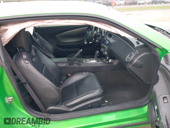 2011 Chevrolet Camaro 2LT z VIN 2G1FC1ED2B9142614, wystawiony jako IAAI lot #42043372 z przebiegiem 143 094 mil mil oraz . Historia ofert i sprzedaży dostępna na DreamBid. Obrazek 5.
