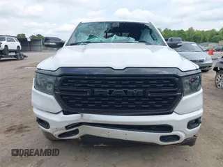 2022 Ram 1500 Big Horn z VIN 1C6RREBT7NN475406, wystawiony jako IAAI lot #42263097 z przebiegiem 54 680 mil mil oraz . Historia ofert i sprzedaży dostępna na DreamBid. Obrazek 11.