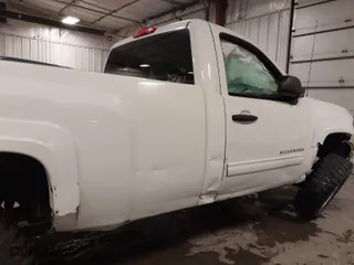2013 Chevrolet Silverado 1500 LT with VIN 1GCNKSE02DZ169359, listed as a IAAI auction lot 41607634 with 215,431 mi miles. Bid and sale history available at carsss.com. Image 20.
