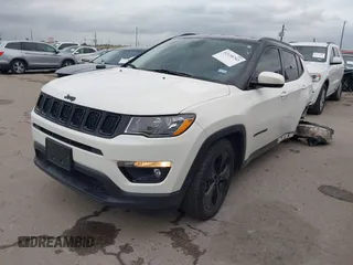 2020 Jeep Compass Latitude z VIN 3C4NJCBB3LT211543, wystawiony jako IAAI lot #42130702 z przebiegiem 70 227 mil mil oraz . Historia ofert i sprzedaży dostępna na DreamBid. Obrazek 19.