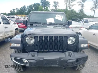 2023 Jeep Gladiator Sport S z VIN 1C6HJTAG3PL521954, wystawiony jako IAAI lot #42502126 z przebiegiem 49 606 mil mil oraz . Historia ofert i sprzedaży dostępna na DreamBid. Obrazek 12.
