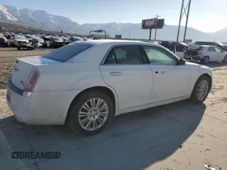 2014 Chrysler 300 C with VIN 2C3CCAKG6EH200991, listed as a Copart auction lot 42730885 with 82,128 mi miles and Salvage Title. Bid and sale history available at carsss.com. Image 3.