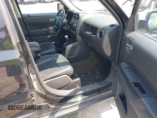 2017 Jeep Patriot Sport z VIN 1C4NJRBB8HD109011, wystawiony jako IAAI lot #42469681 z przebiegiem 207 521 mil mil oraz . Historia ofert i sprzedaży dostępna na DreamBid. Obrazek 5.
