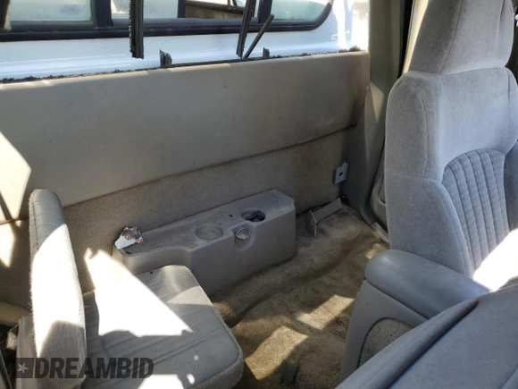 2002 Chevrolet S-10 LS with VIN 1GCCT19W428192836, listed as a Copart auction lot 52183955 with 119,300 mi miles and Salvage Title. Bid and sale history available at carsss.com. Image 10.