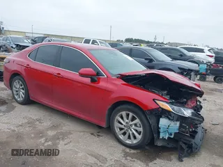 2024 Toyota Camry LE z VIN 4T1C11AKXRU205956, wystawiony jako IAAI lot #41619139 z przebiegiem 29 076 mil mil oraz . Historia ofert i sprzedaży dostępna na DreamBid. Obrazek 1.