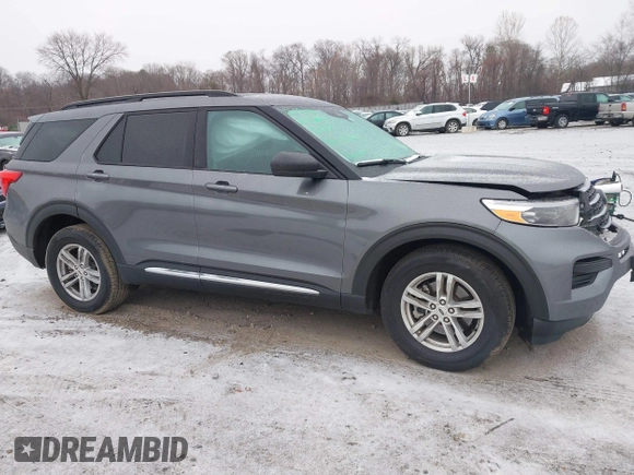 2024 Ford Explorer XLT with VIN 1FMSK8DH8RGA37881, listed as a IAAI auction lot 41187864 with 7,492 mi miles. Bid and sale history available at carsss.com. Image 1.