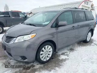 2016 Toyota Sienna LE with VIN 5TDJK3DC6GS142669, listed as a IAAI auction lot 41436771 with 135,715 mi miles. Bid and sale history available at carsss.com. Image 18.