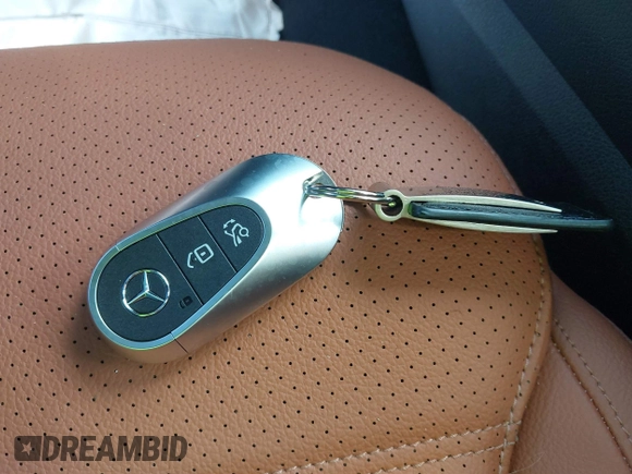 2025 Mercedes-Benz GLC 300 z VIN W1NKM4HB3SF237083, wystawiony jako IAAI lot #41666241 z przebiegiem Nie podano mil oraz . Historia ofert i sprzedaży dostępna na DreamBid. Obrazek 11.