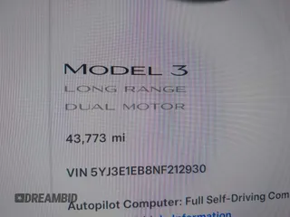 2022 Tesla Model 3 Long Range z VIN 5YJ3E1EB8NF212930, wystawiony jako IAAI lot #41658127 z przebiegiem 43 773 mil mil oraz . Historia ofert i sprzedaży dostępna na DreamBid. Obrazek 16.