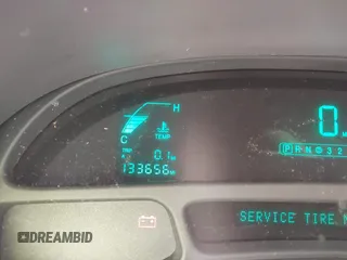 2003 Cadillac DeVille z VIN 1G6KD54Y73U130593, wystawiony jako IAAI lot #42377235 z przebiegiem 133 656 mil mil oraz . Historia ofert i sprzedaży dostępna na DreamBid. Obrazek 7.