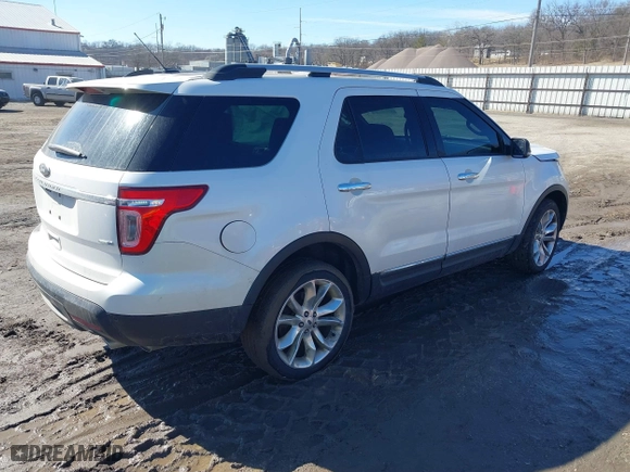 2014 Ford Explorer XLT with VIN 1FM5K8D89EGA68175, listed as a IAAI auction lot 41664241 with 1 mi miles. Bid and sale history available at carsss.com. Image 4.