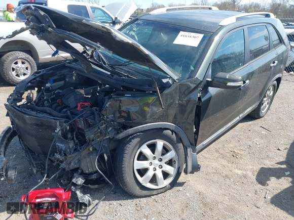 2012 Kia Sorento LX with VIN 5XYKT3A62CG306961, listed as a IAAI auction lot 41858307 with 152,344 mi miles. Bid and sale history available at carsss.com. Image 17.
