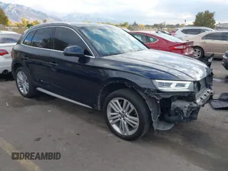 2018 Audi Q5 Premium Plus with VIN WA1BNAFY8J2218720, listed as a IAAI auction lot 40833514 with 80,108 mi miles. Bid and sale history available at carsss.com. Image 1.