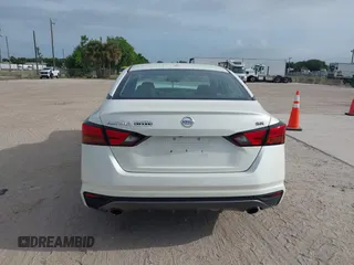 2020 Nissan Altima 2.5 SR with VIN 1N4BL4CVXLC125367, listed as a IAAI auction lot 39171677 with 65,248 mi miles. Bid and sale history available at carsss.com. Image 16.