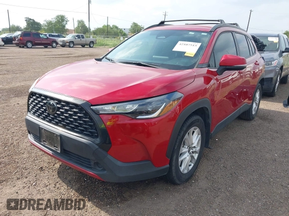 2023 Toyota Corolla Cross LE z VIN 7MUCAAAG4PV047301, wystawiony jako IAAI lot #42107515 z przebiegiem 27 137 mil mil oraz . Historia ofert i sprzedaży dostępna na DreamBid. Obrazek 2.