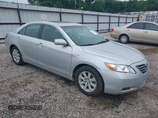 2007 Toyota Camry z VIN 4T1BB46K57U021394, wystawiony jako IAAI lot #42472069 z przebiegiem 193 248 mil mil oraz . Historia ofert i sprzedaży dostępna na DreamBid. Obrazek 1.
