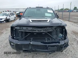 2019 Chevrolet Silverado 2500HD LTZ with VIN 1GC1KTEY5KF151527, listed as a IAAI auction lot 37045890 with 120,233 mi miles. Bid and sale history available at carsss.com. Image 12.