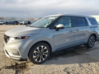 2024 Kia Carnival EX with VIN KNDNC5H33R6385864, listed as a Copart auction lot 80897444 with 12,017 mi miles and Salvage Title. Bid and sale history available at carsss.com. Image 1.