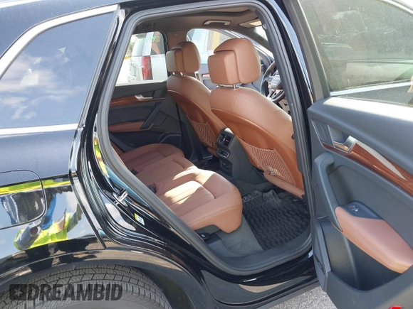 2023 Audi Q5 Premium Plus z VIN WA1BBAFY9P2085449, wystawiony jako IAAI lot #41508525 z przebiegiem 11 225 mil mil oraz . Historia ofert i sprzedaży dostępna na DreamBid. Obrazek 8.