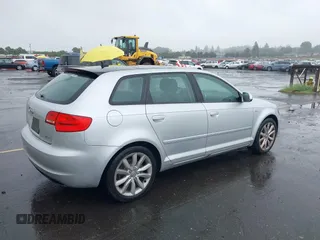 2011 Audi A3 Premium z VIN WAUBEAFMXBA149181, wystawiony jako IAAI lot #42353981 z przebiegiem 156 472 mil mil oraz . Historia ofert i sprzedaży dostępna na DreamBid. Obrazek 4.