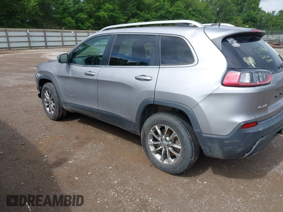 2019 Jeep Cherokee Altitude z VIN 1C4PJMLX0KD216311, wystawiony jako IAAI lot #42450513 z przebiegiem 135 020 mil mil oraz . Historia ofert i sprzedaży dostępna na DreamBid. Obrazek 3.