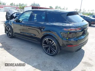 2023 Porsche Cayenne z VIN WP1AA2AYXPDA01076, wystawiony jako IAAI lot #42301868 z przebiegiem 23 249 mil mil oraz . Historia ofert i sprzedaży dostępna na DreamBid. Obrazek 3.