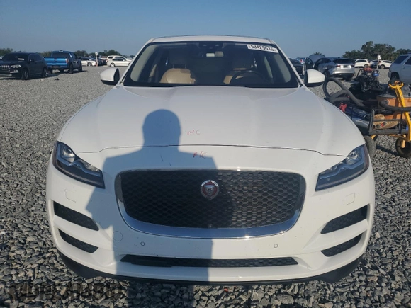 2017 Jaguar F-Pace 35t Prestige with VIN SADCK2BV6HA092480, listed as a Copart auction lot 53429615 with 54,285 mi miles and Salvage Title. Bid and sale history available at DreamBid. Image 5.