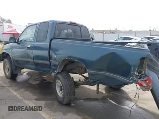 1996 Toyota T100 SR5 z VIN JT4UN24D7T0029477, wystawiony jako IAAI lot #41484412 z przebiegiem 260 843 mil mil oraz . Historia ofert i sprzedaży dostępna na DreamBid. Obrazek 15.