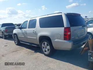 2008 Chevrolet Suburban LT w/2LT with VIN 3GNFC16038G299755, listed as a IAAI auction lot 42088092 with 141,876 mi miles. Bid and sale history available at carsss.com. Image 3.