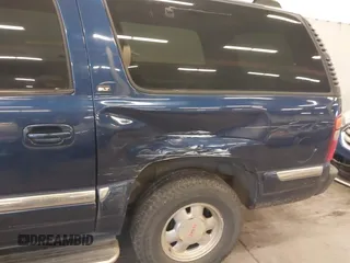 2000 GMC Yukon XL SLT with VIN 3GKFK16T3YG135321, listed as a IAAI auction lot 40952741 with 204,820 mi miles. Bid and sale history available at carsss.com. Image 6.