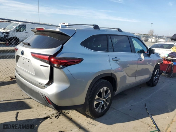 2023 Toyota Highlander Hybrid XLE with VIN 5TDKBRCH3PS601659, listed as a Copart auction lot 87937795 with 18,042 mi miles and Salvage Title. Bid and sale history available at carsss.com. Image 3.