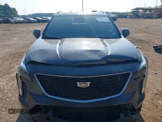2020 Cadillac XT4 FWD Sport with VIN 1GYFZER40LF048628, listed as a IAAI auction lot 39985771 with 61,030 mi miles. Bid and sale history available at carsss.com. Image 12.