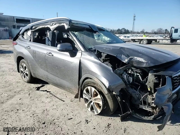 2023 Toyota Highlander L with VIN 5TDKDRBH9PS096125, listed as a Copart auction lot 42003215 with 39,440 mi miles and Salvage Title. Bid and sale history available at carsss.com. Image 12.