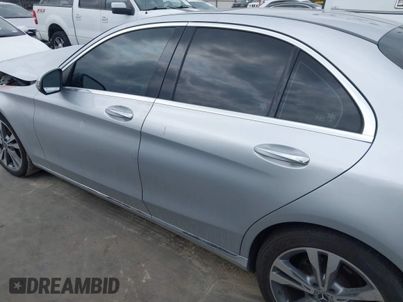 2020 Mercedes-Benz C 300 с VIN WDDWF8DBXLR539976, выставлен на аукционе IAAI как лот 42116664 с пробегом 88 064 миль миль и . История ставок и продаж доступна на DreamBid. Изображение 15.