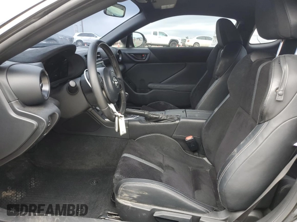 2023 Toyota GR86 Premium with VIN JF1ZNBE13P9762305, listed as a Copart auction lot 43968035 with 17,255 mi miles and Salvage Title. Bid and sale history available at carsss.com. Image 7.
