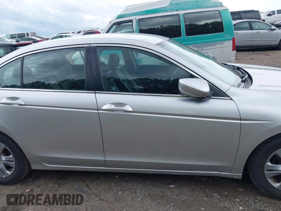 2012 Honda Accord SE z VIN 1HGCP2F61CA120373, wystawiony jako IAAI lot #42388681 z przebiegiem 121 754 mil mil oraz . Historia ofert i sprzedaży dostępna na DreamBid. Obrazek 13.