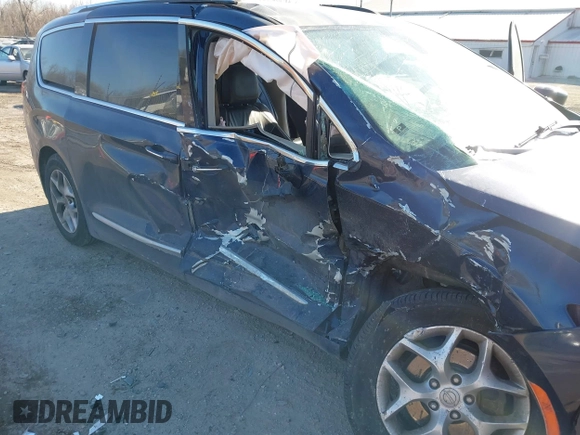 2018 Chrysler Pacifica Touring L z VIN 2C4RC1BGXJR127280, wystawiony jako IAAI lot #41374468 z przebiegiem Nie podano mil oraz . Historia ofert i sprzedaży dostępna na DreamBid. Obrazek 6.