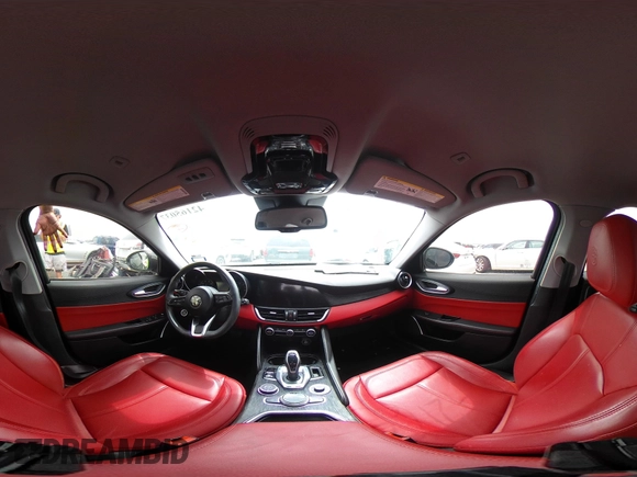 2021 Alfa Romeo Giulia z VIN ZARFAMAN6M7645490, wystawiony jako IAAI lot #42165037 z przebiegiem 57 701 mil mil oraz . Historia ofert i sprzedaży dostępna na DreamBid. Obrazek 18.