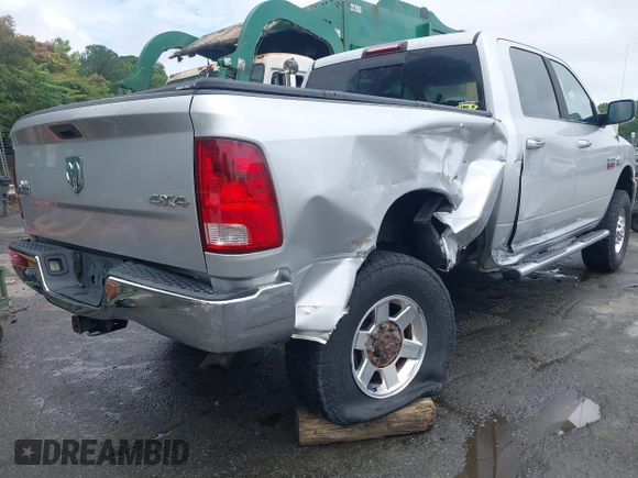2010 Dodge 2500 SLT z VIN 3D7UT2CL9AG130789, wystawiony jako IAAI lot #42358839 z przebiegiem 128 802 mil mil oraz . Historia ofert i sprzedaży dostępna na DreamBid. Obrazek 6.