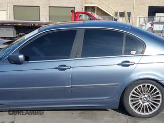 2003 BMW 3 Series 330i with VIN WBAEV53453KM03321, listed as a IAAI auction lot 41134433 with 186,586 mi miles. Bid and sale history available at carsss.com. Image 15.