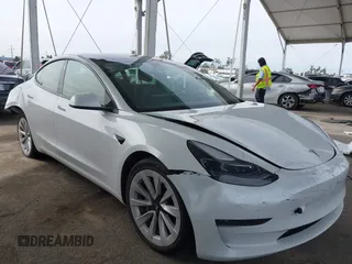 2023 Tesla Model 3 z VIN 5YJ3E1EA3PF484750, wystawiony jako IAAI lot #41681867 z przebiegiem 59 196 mil mil oraz . Historia ofert i sprzedaży dostępna na DreamBid. Obrazek 1.