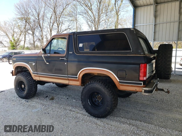 1981 Ford Bronco z VIN 1FMEU15G9BLA33517, wystawiony jako Copart lot #52392705 z przebiegiem 14 929 mil mil oraz Czysty tytuł • Clean title. Historia ofert i sprzedaży dostępna na DreamBid. Obrazek 2.