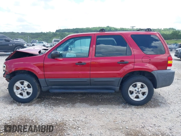2005 Ford Escape XLT с VIN 1FMYU93175DA16398, выставлен на аукционе IAAI как лот 42544348 с пробегом 114 065 миль миль и . История ставок и продаж доступна на DreamBid. Изображение 15.